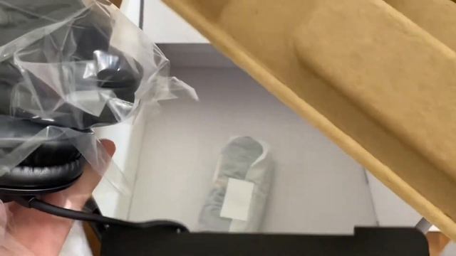 Unboxing Audio Technica Headphones _ ATH-M20x смотреть онлайн