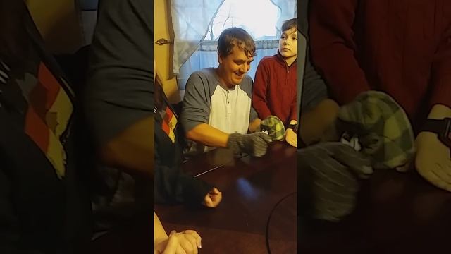 Oven mitt game gift card to restaurant 12 25 2018 смотреть онлайн