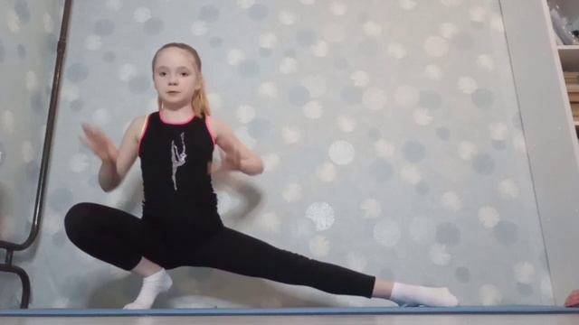 Шпагат в домашних условиях/15 минут растяжки/#СидимДома#Шпагат смотреть онлайн