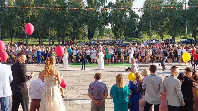 Очень красивое выступление ребят Выпускной 2021 Первомайский #школа смотреть онлайн