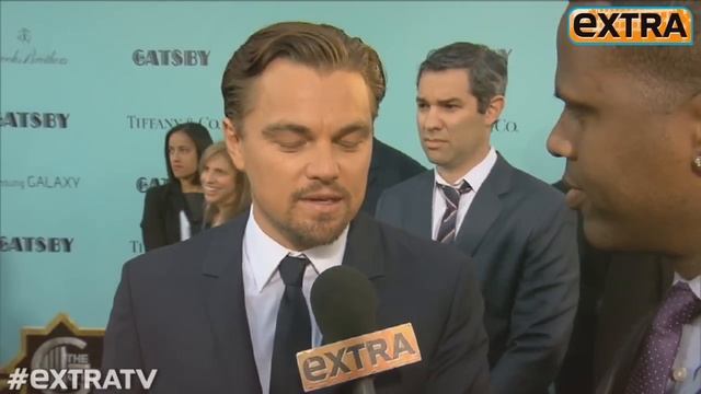 'Extra' at the NYC Premiere of 'The Great Gatsby' смотреть онлайн