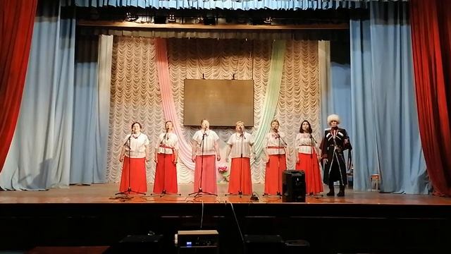 "Тонкая рябина" исполняет ансамбль "Лейся песня" смотреть онлайн