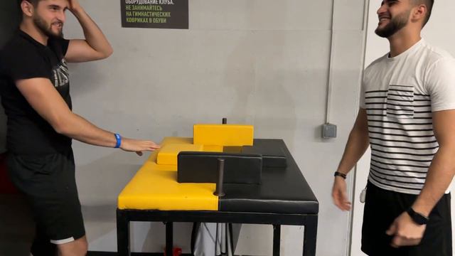 Качаюсь как Стетхем ! Как я поднял большой вес на бицепс ?! смотреть онлайн