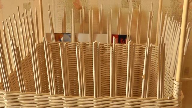 Корзина из газетных трубочек для воздушного шара (для фотосессий) смотреть онлайн