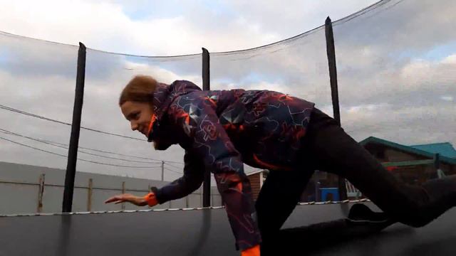 Не повторять! Смотри что случилось в конце! Батуты опасны! смотреть онлайн