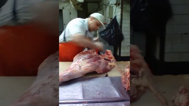 Скромный обвальщик говядины смотреть онлайн