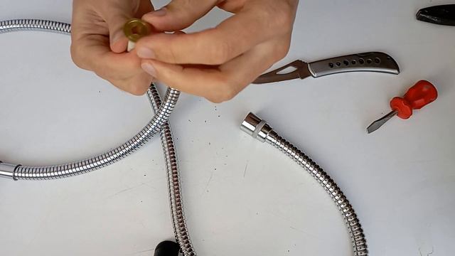 как самому быстро починить душевой шланг в домашних условиях!