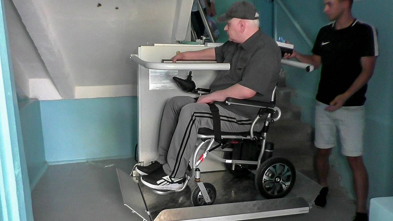 В доме установили подъемник для инвалида смотреть онлайн