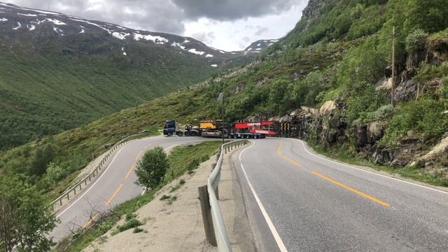 Volvo EC480 rivemaskin, ned fra Hemsedalsfjellet. смотреть онлайн