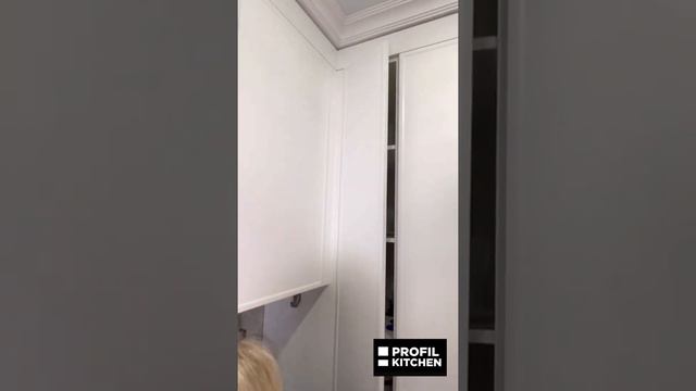 Стена из пеналов на кухне. Фунционал и красота смотреть онлайн