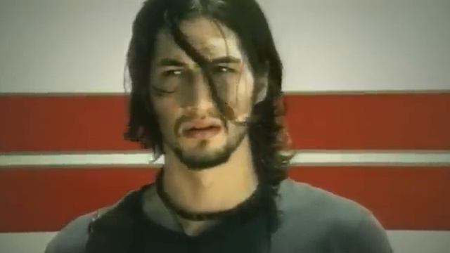 Laura Pausini - Entre Tu Y Mil Mares (Official Video)