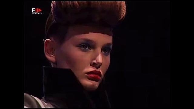 Givenchy Fall/Winter 1998 смотреть онлайн