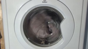 Review and Demonstration of a Indesit IWC6105 6kg 1000 spin Washing machine.