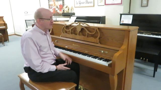 Pearl River 43" Upright Queen Anne Oak Like New смотреть онлайн