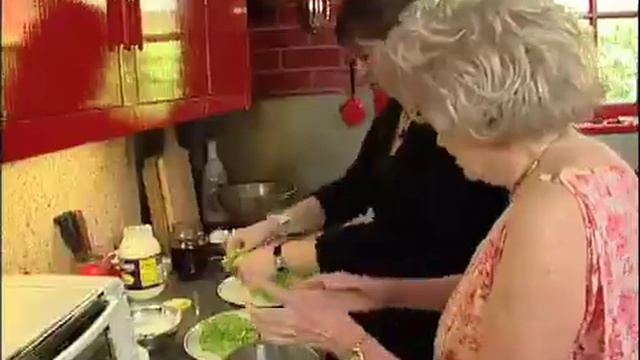 Roseanne Barr - Roseanne and Phyllis Diller смотреть онлайн