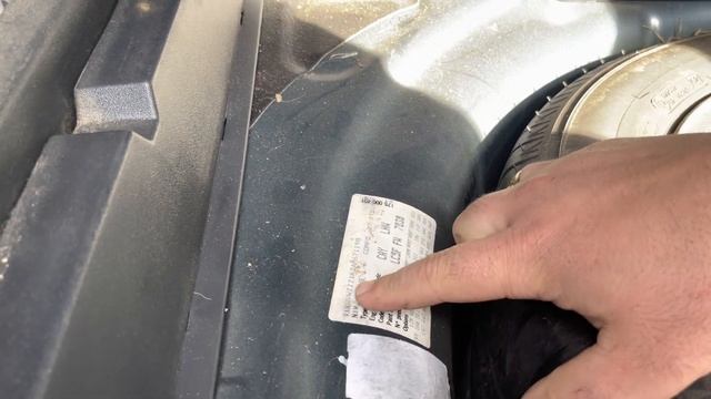 How to identify VIN, engine code, transmission code and paint code location to a VW Golf 6 1.6 TDI? смотреть онлайн