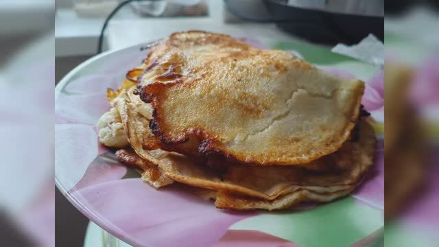 СТРАШНЫЕ БЛИНЧИКИ С БАНАНАМИ смотреть онлайн