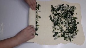 Слоёный рулет с творогом и шпинатом! Легко и просто на завтрак и перекус!