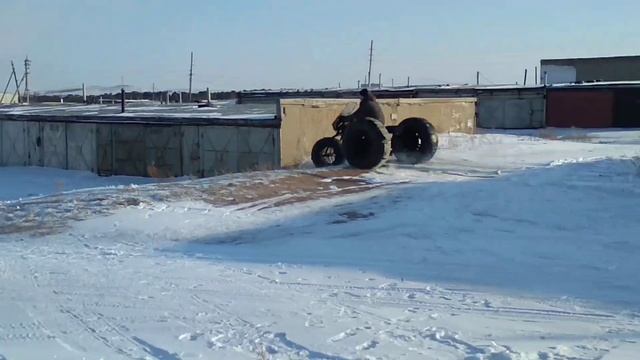 Обкатываем пневмоход каракат на базе мотоцикла Урал 1 смотреть онлайн