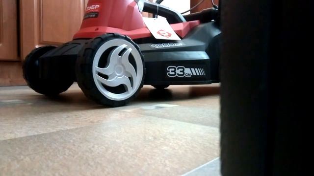 Регулировка по высоте Газонокосилки ЗУБР ЗГКЭ-33-1000 смотреть онлайн