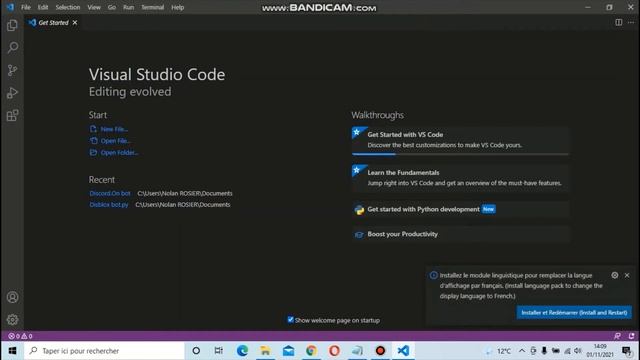 TUTO 2021 | COMMENT CREER UN BOT DISCORD EN PYTHON ! (Création + démarrage) смотреть онлайн