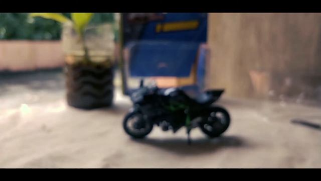 KAWASAKI NINJA H2R, MAISTO 1:18 FRESH METAL 2 WHEELERS смотреть онлайн