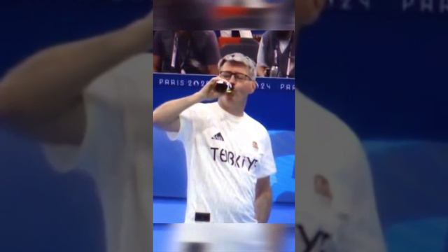 Легендарный момент выстрела турецкого спортсмена Юсуфа Дикеча смотреть онлайн