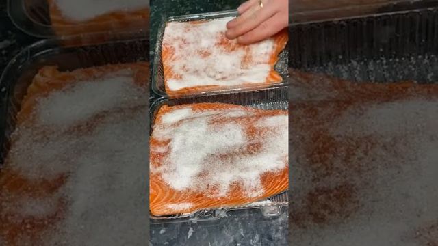 Слабосолёная рыбка для роллов ? #засолкарыбы #sushi #суши #самсебесушист смотреть онлайн
