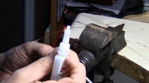 клеим кожанный шнурок и концевые