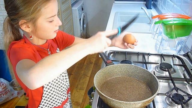 Учимся жарить яичницу! смотреть онлайн