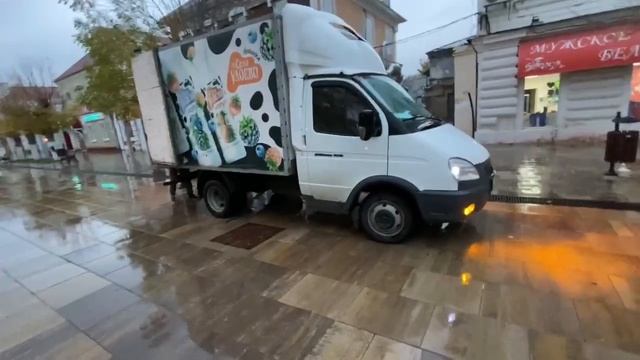 «Газель» врезалась в фонарь на пешеходной улице Вольска смотреть онлайн