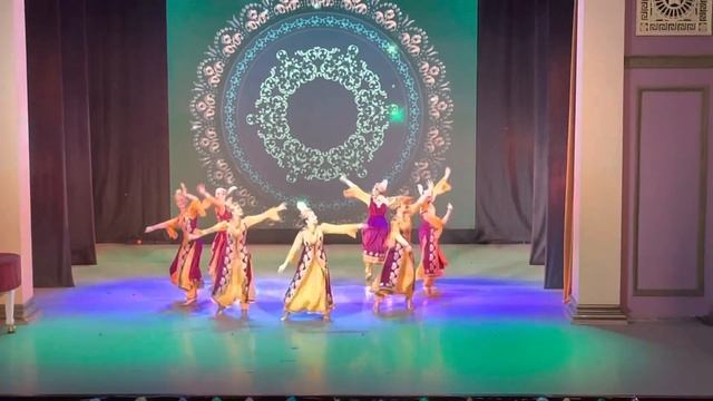 Узбекский танец «Лязги» смотреть онлайн