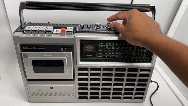 National Panasonic Retro Boombox Radio RQ-554FTS Cassette Player Shortwave FM MW смотреть онлайн