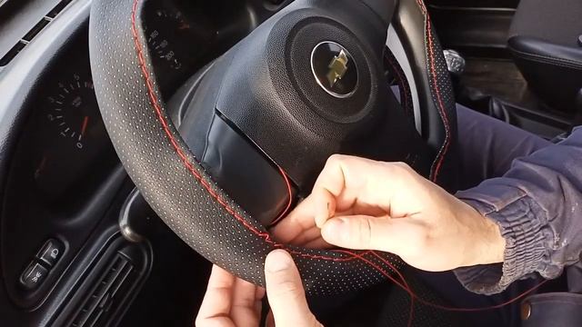 Главные ошибки при перетяжке оплётки руля.  Как обшить руль оплёткой. Оплётка на руль с Aliexpress.