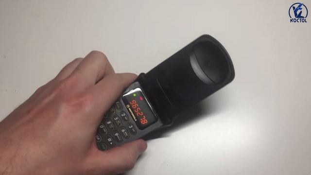 MOTOROLA StarTAC /ОБЗОР РЕВОЛЮЦИОННОГО ТЕЛЕФОНА из 1996 смотреть онлайн