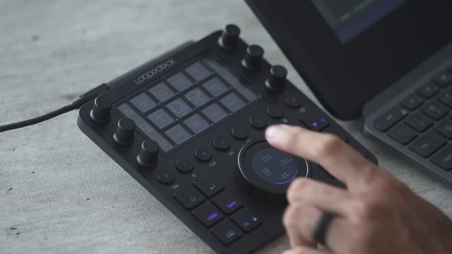 Editing Photos with the Wacom Cintiq 22" and Loupedeck CT смотреть онлайн
