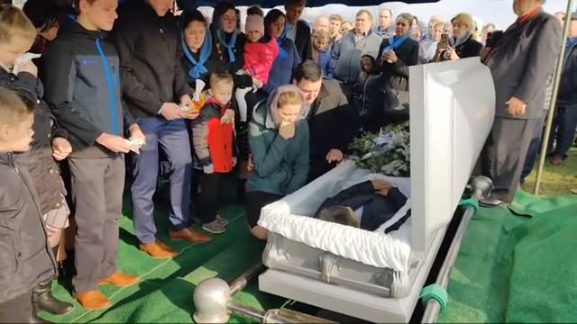 2019-11-26 Mykhaylo Boychuk Funeral Burial Pt. 3 смотреть онлайн