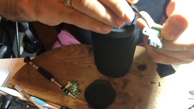 JBL Link 10 not charging, charging port repair/replacement/Problème connecteur de charge смотреть онлайн