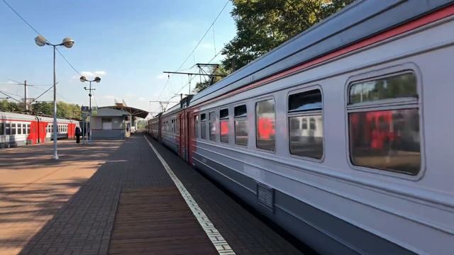 ЭД4М-0149 и ЭД4М-0287 На станции Малаховка смотреть онлайн