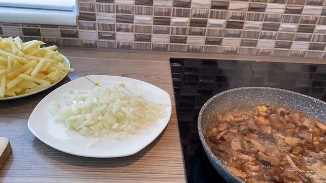 Ирландские грибочки с картошкой.Невероятно !Ну очень вкусно.Съели за минуткуВкусные рецептыВкусняшк смотреть онлайн