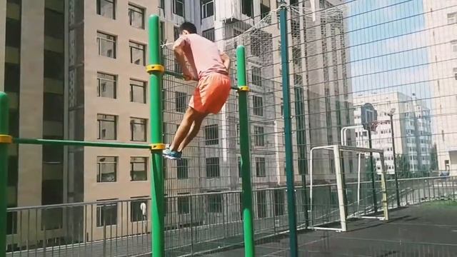 Научился делать выход на две руки. смотреть онлайн