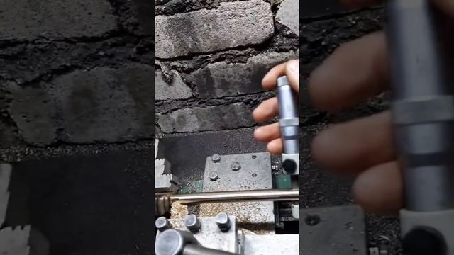 Нарезание левой тропециидальной резьбы 12мм шаг 2 на токарный станок тв7 из бронзы смотреть онлайн