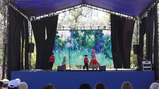 Праздник народного творчества "Распахнись, душа казачья" смотреть онлайн