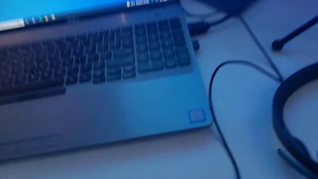 mijn nieuwe logitech zone whireles headphone unboxing!! смотреть онлайн