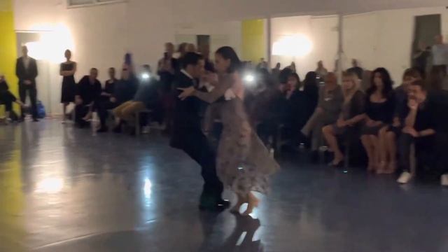 Yanina Quiñones Neri Piliu show in Palermo (Italy) dancing Gallo Ciego смотреть онлайн