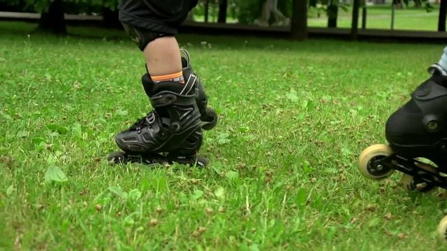 Улучшаем баланс ребенку на роликах | Школа роликов RollerLine Роллерлайн в Москве смотреть онлайн