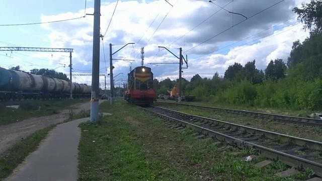 Тепловоз ЧМЭ3-2017 следует резервом, ст. Купавна. смотреть онлайн