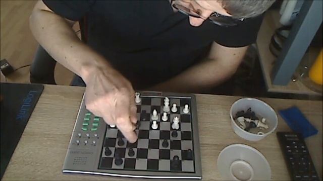 Chess System III gegen Orion 2000 смотреть онлайн
