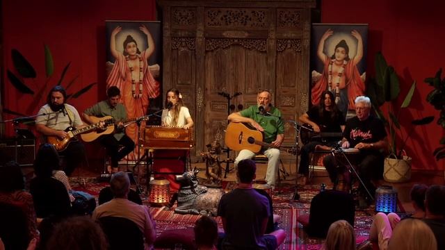 Wow! Kirtan Mood Hits Home - Candlelight Kirtan @themantraroom смотреть онлайн
