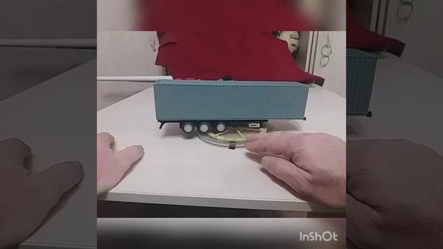 полуприцеп контенеровоз Kassbohrer в масштабе 1.43 смотреть онлайн